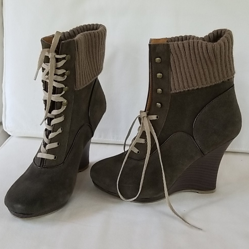 Combat Style Seude Wedge Heel Boots Size 9